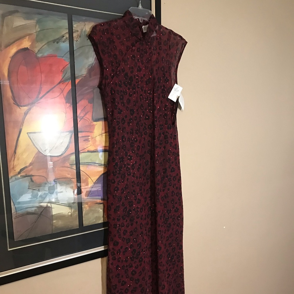 Jessica Howe’s party dress size 8. Never worn.